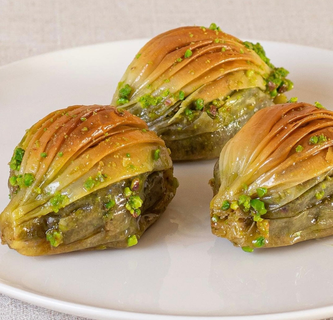 Moda Baklava, Mussel Shape with Pistachio, Party Pack, 40pcs, 2.75lbs (1250g) x 10pack - 520080