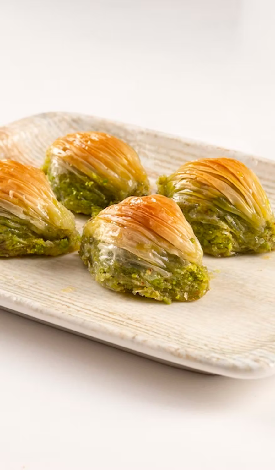 Hamido Seashell Shape Pistachio (Midye) Baklava Tray 35 Slices x 6pcs