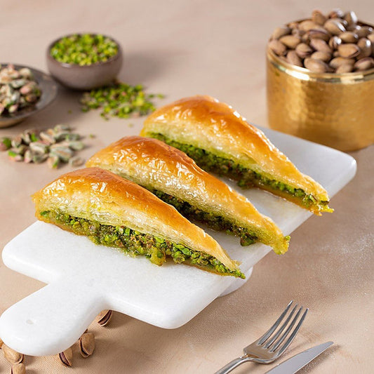 Hamido Carrot Slice Pistachio Baklava Round Tray 20 Slices X 6pcs