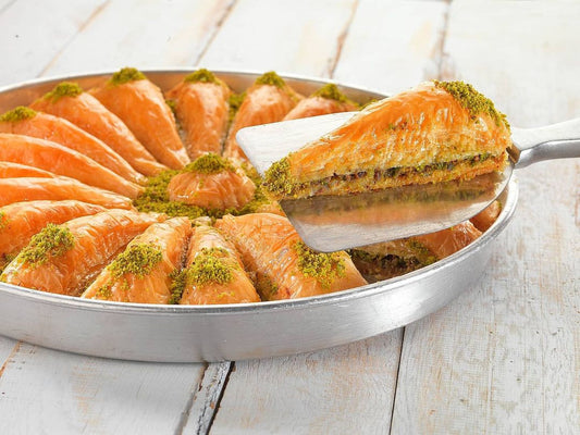 T0 Sweet Beggy Pistachio Carrot Slice Baklava - 2200g T16