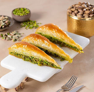 Hamido Carrot Slice Pistachio Baklava Round Tray 20 Slices